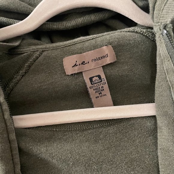 green cropped sweater - Picture 3 of 5